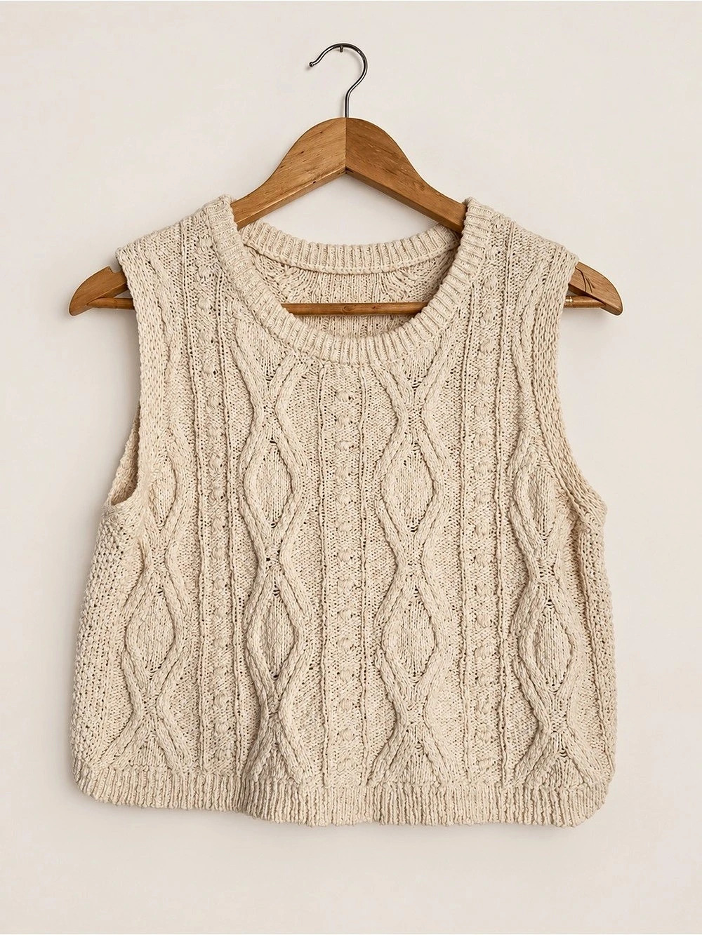 Universal Thread Cream Cable Pointelle Sweater Vest Size S